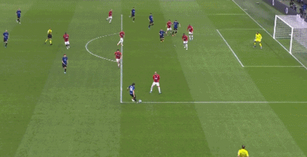 收到国足纪念球衣，尹鸿博：感谢祖国，为国出战是最大骄傲